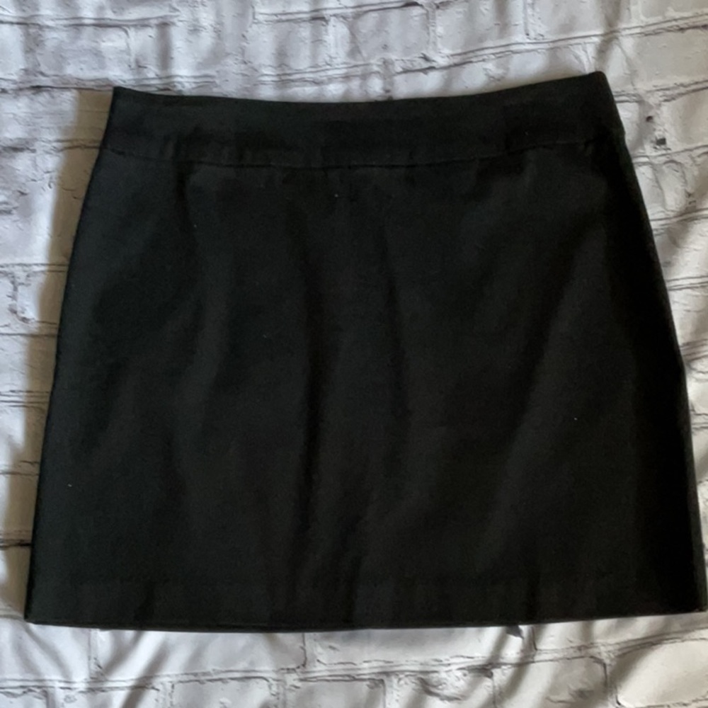 Black Size 10 Old Navy Cotton Skirt. Little Stretch. Great classic black skirt.